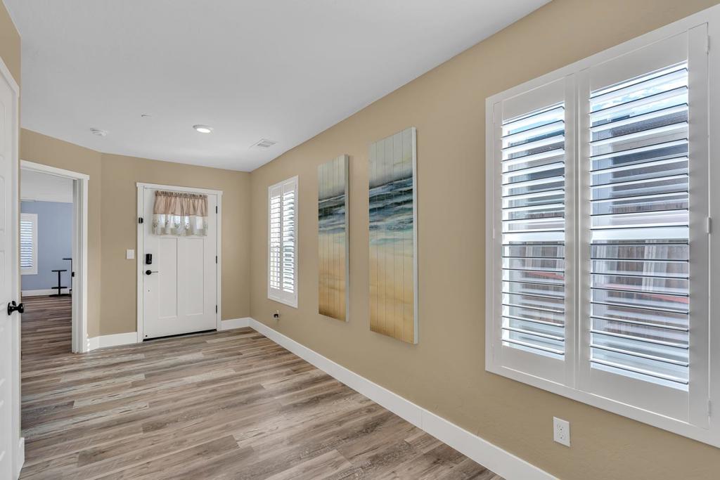 409 Sansoni St, Los Banos, CA 93635