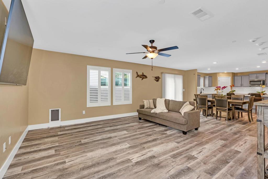 409 Sansoni St, Los Banos, CA 93635