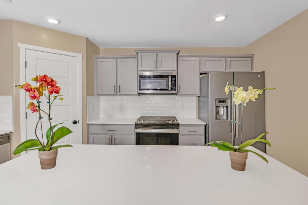 409 Sansoni St, Los Banos, CA 93635