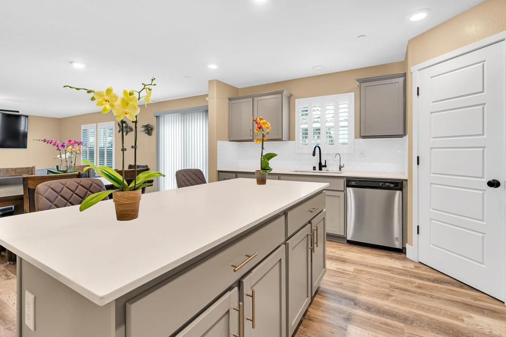 409 Sansoni St, Los Banos, CA 93635