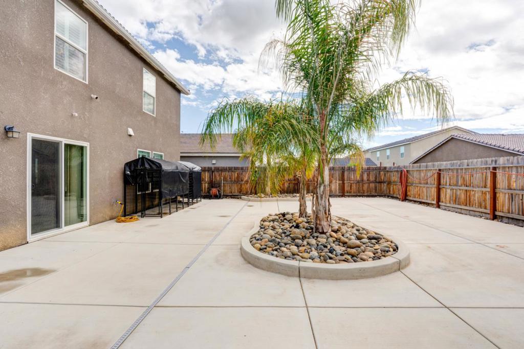 409 Sansoni St, Los Banos, CA 93635