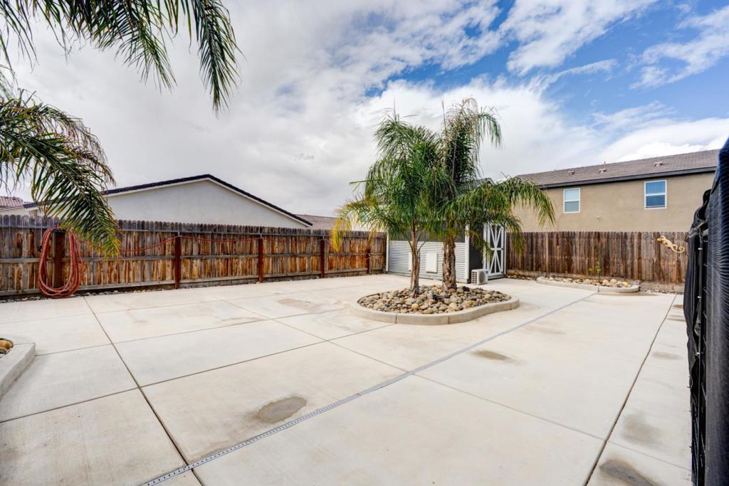 409 Sansoni St, Los Banos, CA 93635