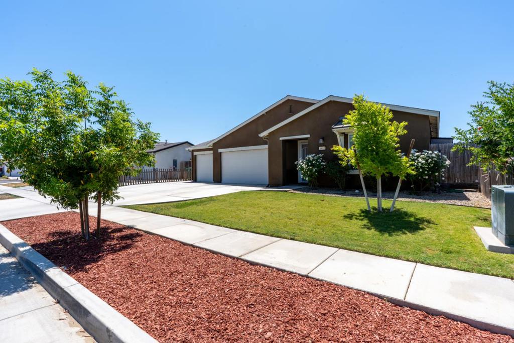 1807 Patricia Ct, Los Banos, CA 93635