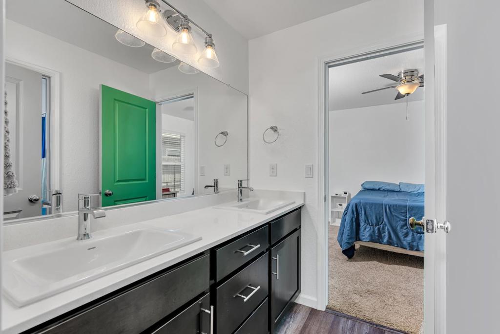 1807 Patricia Ct, Los Banos, CA 93635