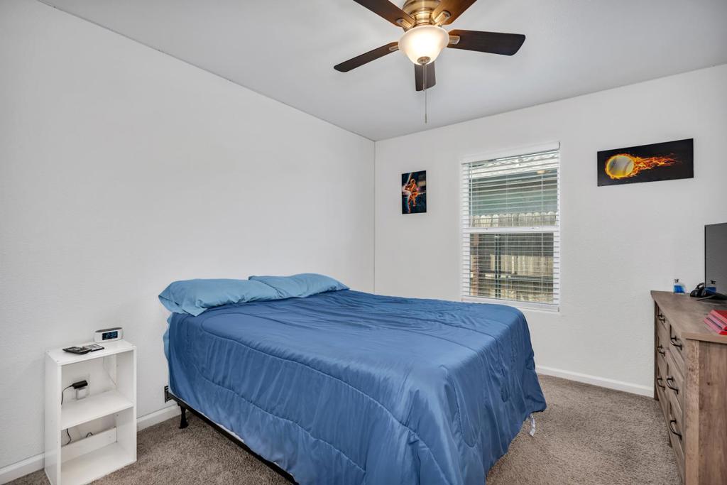 1807 Patricia Ct, Los Banos, CA 93635