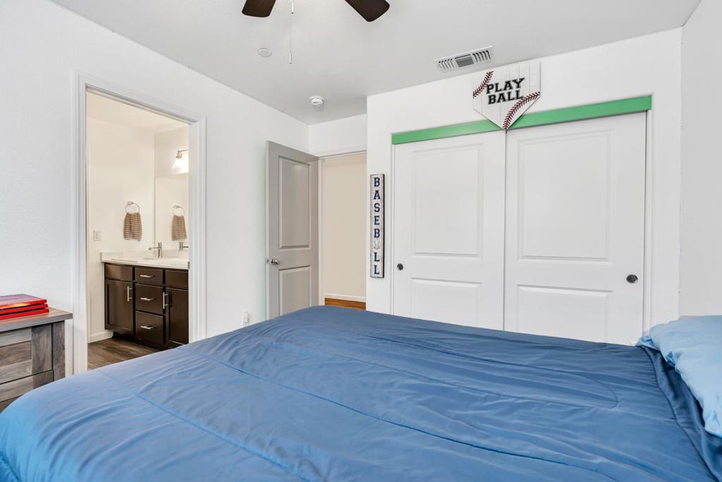 1807 Patricia Ct, Los Banos, CA 93635