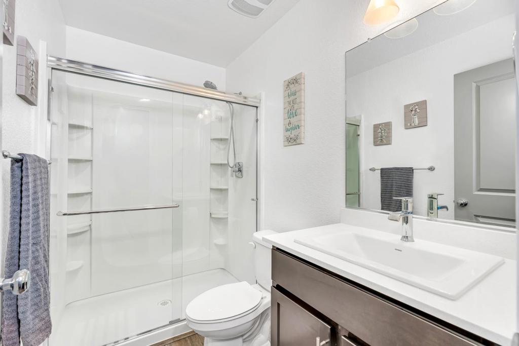 1807 Patricia Ct, Los Banos, CA 93635