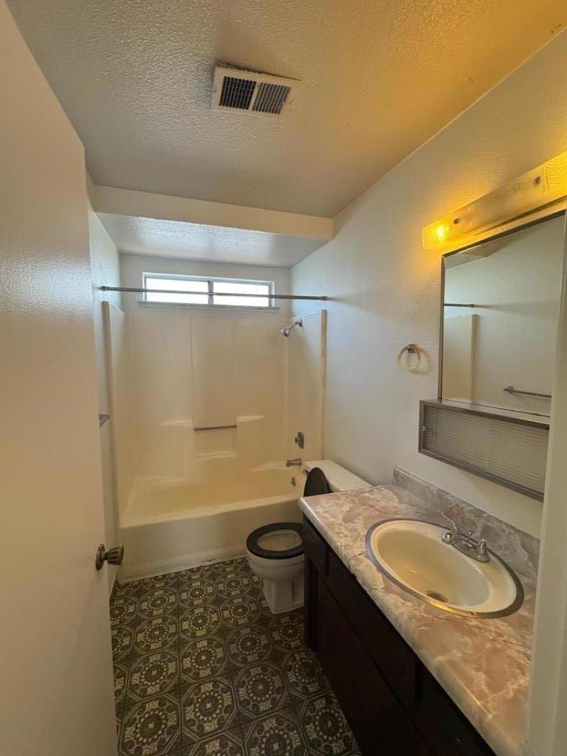 2912 Secretariat Dr, Atwater, CA 95301