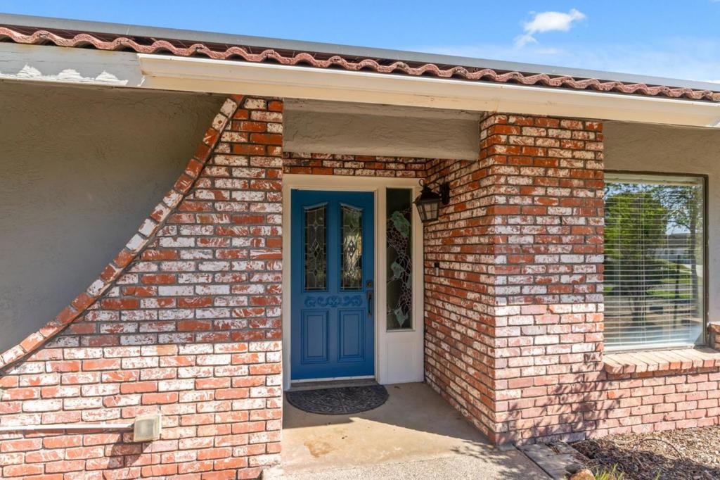 29667 Meadow Ln, Coarsegold, CA 93614