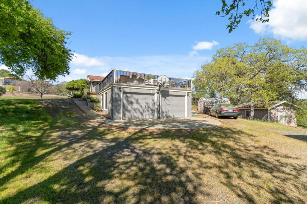 29667 Meadow Ln, Coarsegold, CA 93614