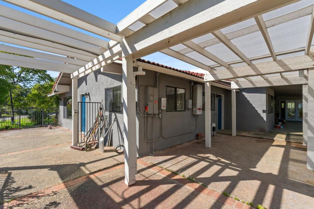 29667 Meadow Ln, Coarsegold, CA 93614