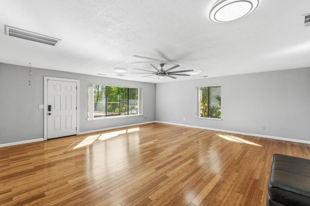 29667 Meadow Ln, Coarsegold, CA 93614