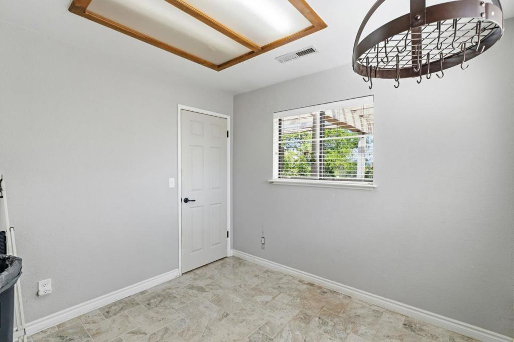 29667 Meadow Ln, Coarsegold, CA 93614