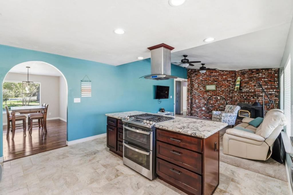 29667 Meadow Ln, Coarsegold, CA 93614