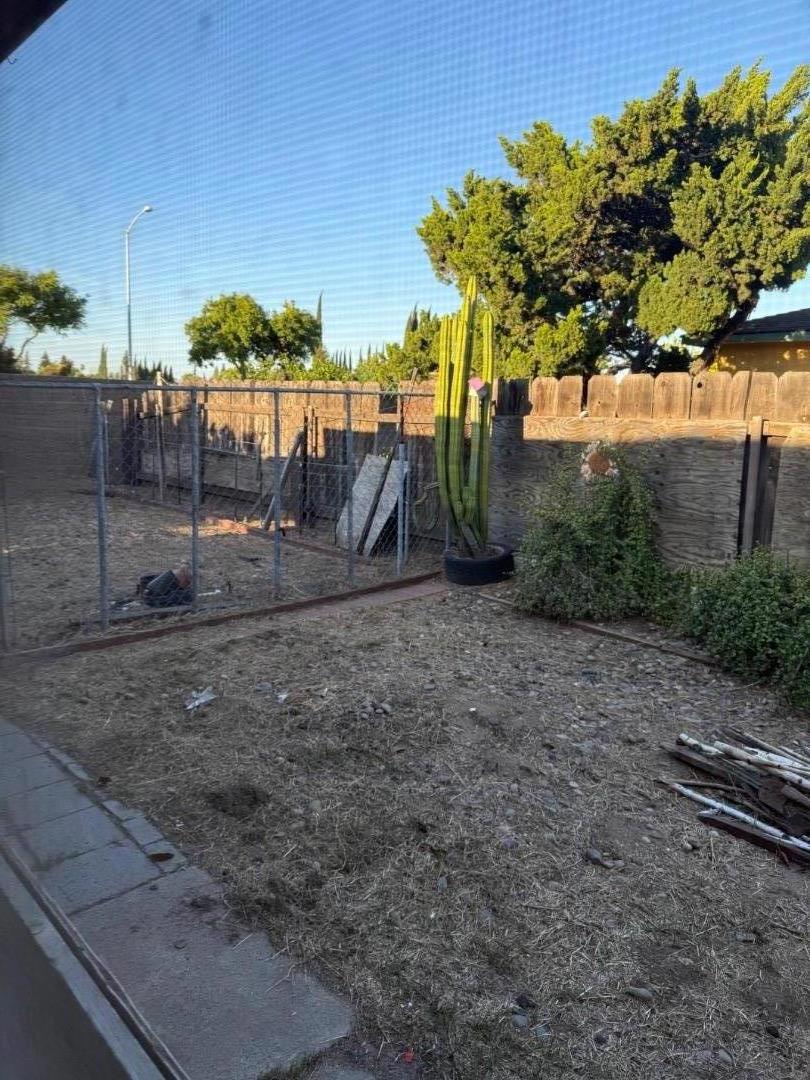 1133 Topaz Dr, Manteca, CA 95336