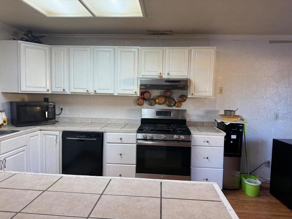 1133 Topaz Dr, Manteca, CA 95336