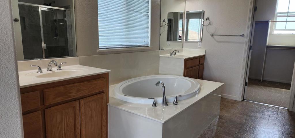 253 Lilac Ln, Livingston, CA 95334