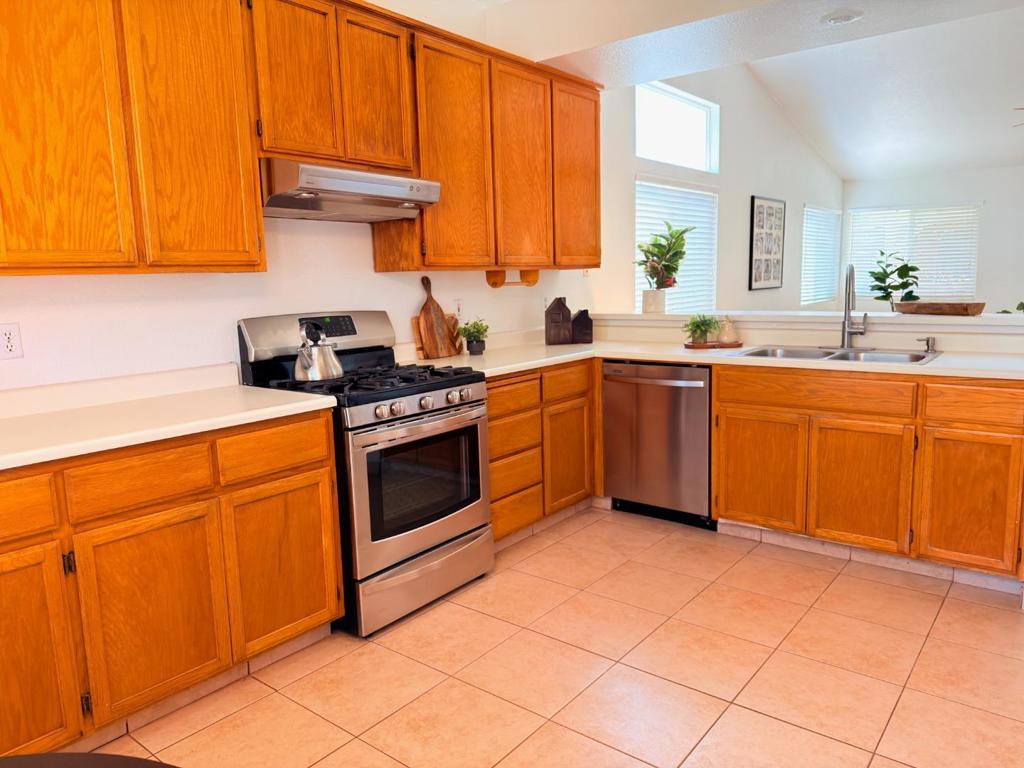 1986 Woodhaven Ct, Merced, CA 95340