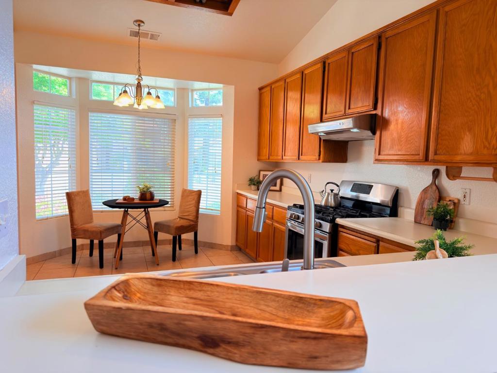 1986 Woodhaven Ct, Merced, CA 95340