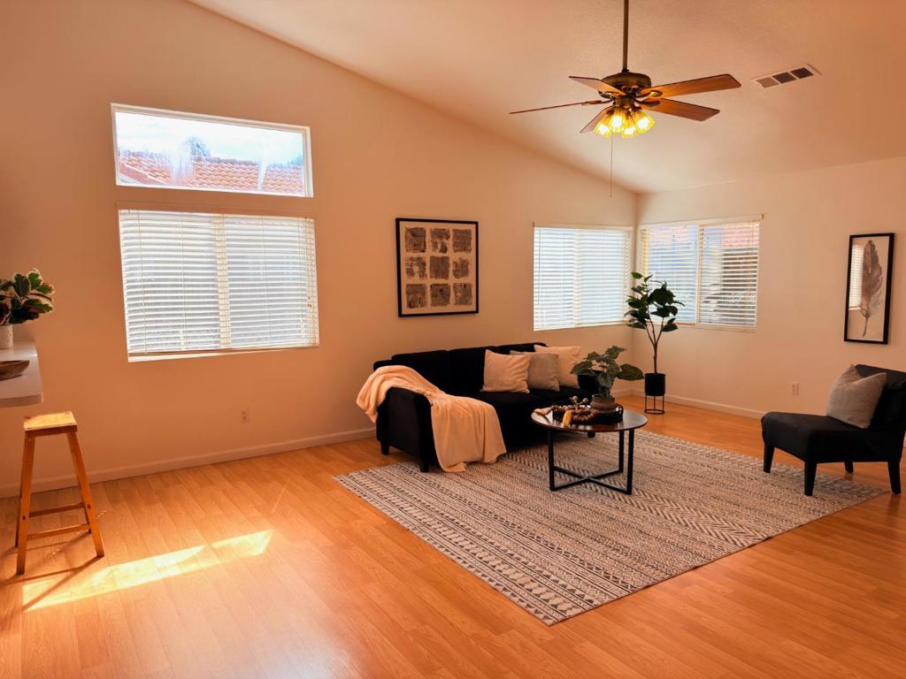 1986 Woodhaven Ct, Merced, CA 95340