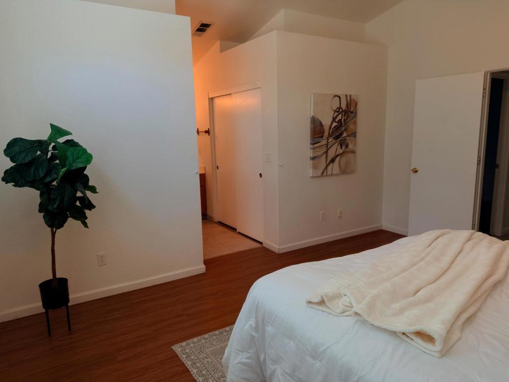 1986 Woodhaven Ct, Merced, CA 95340