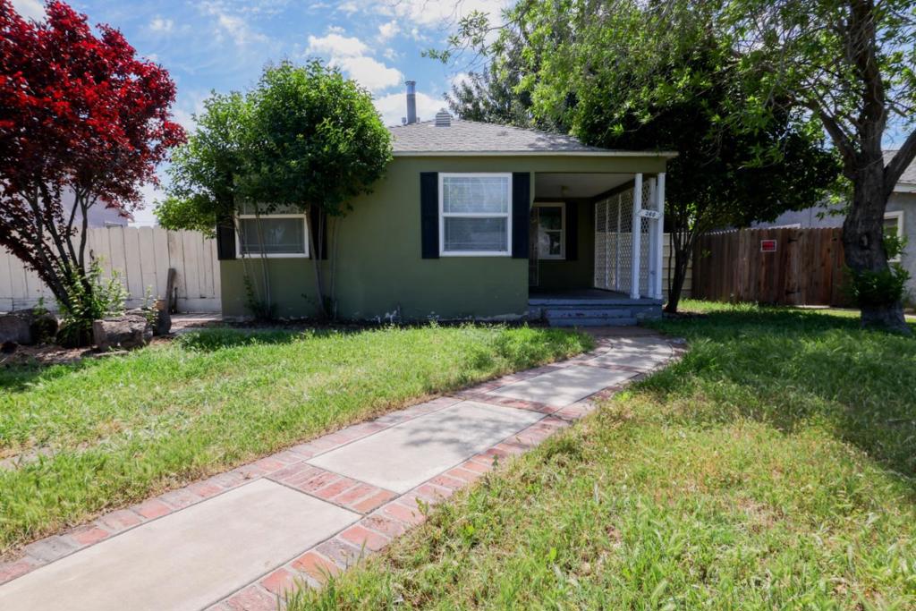 360 E 19th St, Merced, CA 95340