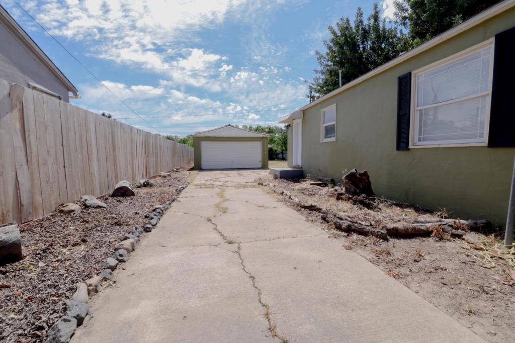 360 E 19th St, Merced, CA 95340