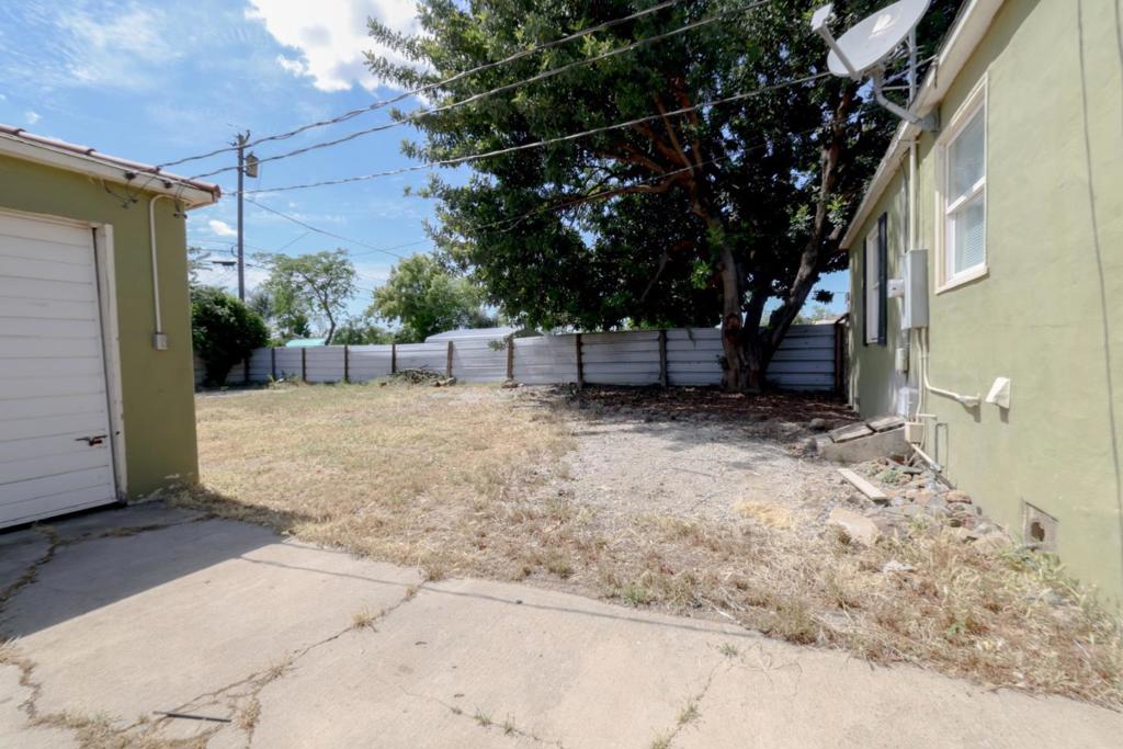 360 E 19th St, Merced, CA 95340