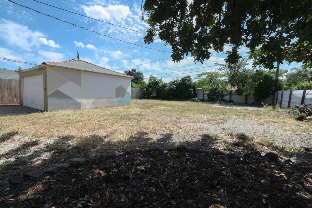 360 E 19th St, Merced, CA 95340