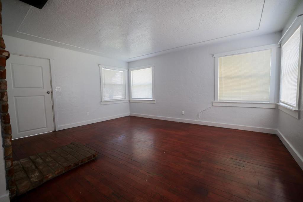 360 E 19th St, Merced, CA 95340