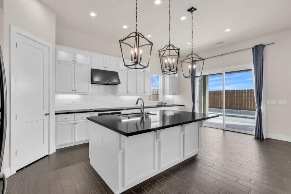 1436 FREESTONE Rd, Manteca, CA 95337