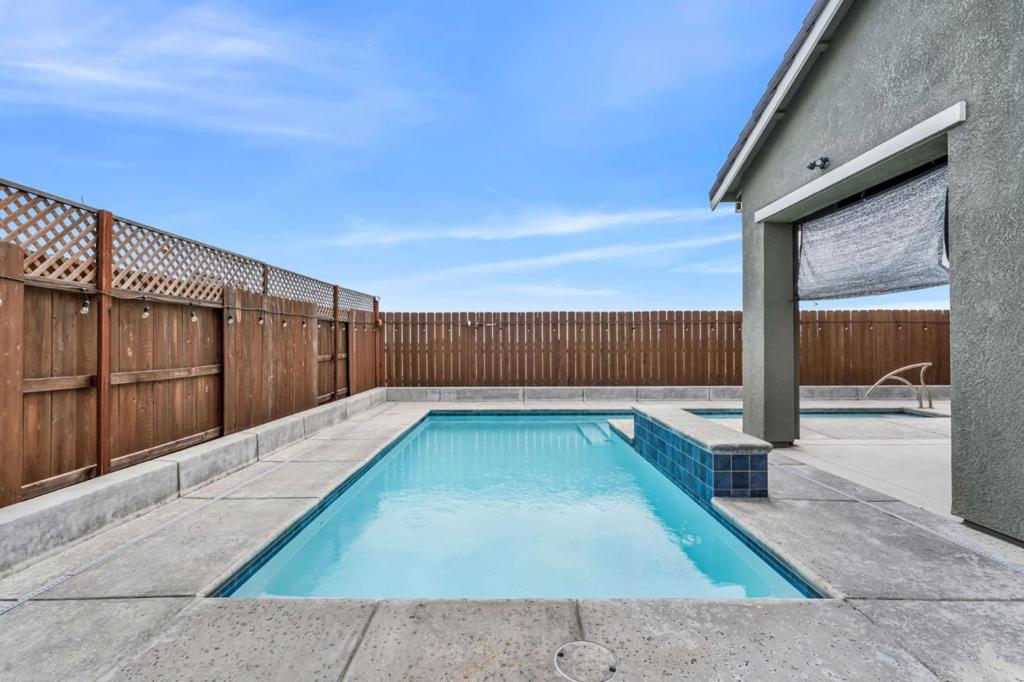 1436 FREESTONE Rd, Manteca, CA 95337