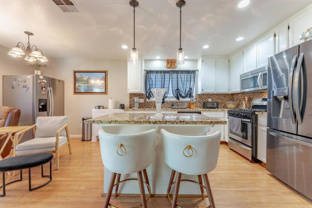 3712 Blaker Rd, Ceres, CA 95307