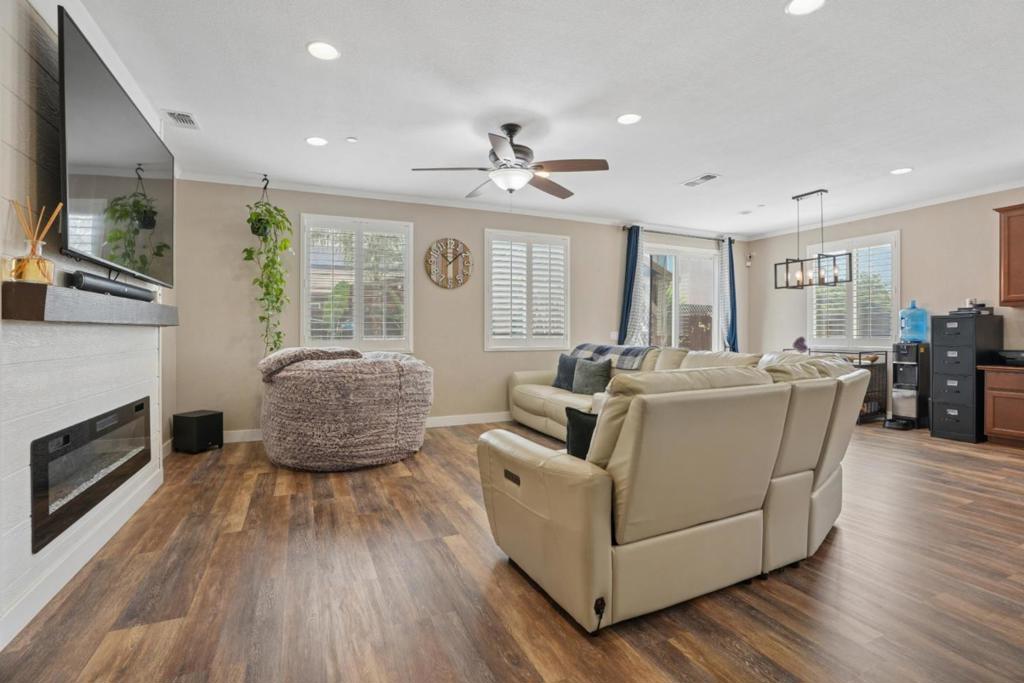 1112 Walshford Ct, Newman, CA 95360