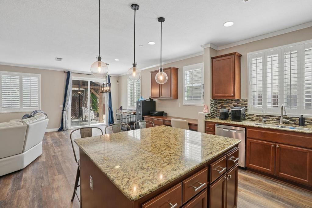 1112 Walshford Ct, Newman, CA 95360