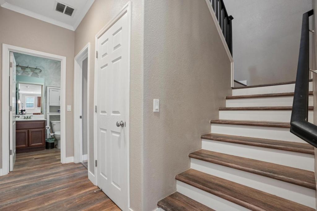 1112 Walshford Ct, Newman, CA 95360