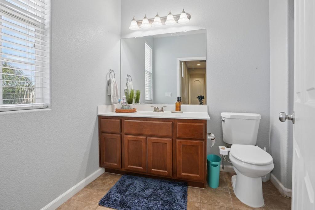 1112 Walshford Ct, Newman, CA 95360