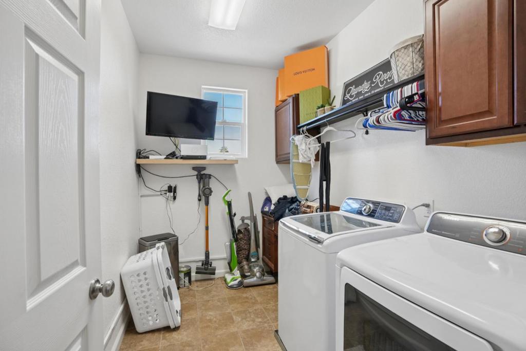 1112 Walshford Ct, Newman, CA 95360