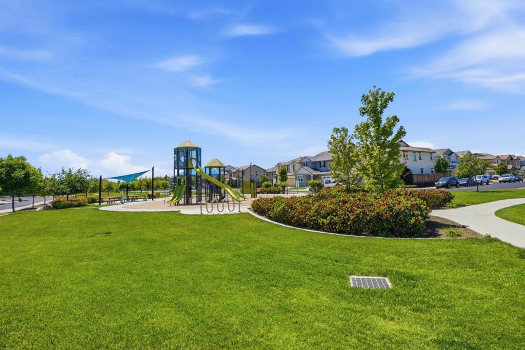 482 Stratford Ct, Brentwood (CC), CA 94513