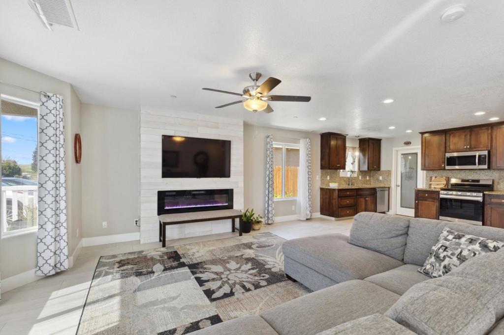 22356 Arnott Dr, Chowchilla, CA 93610