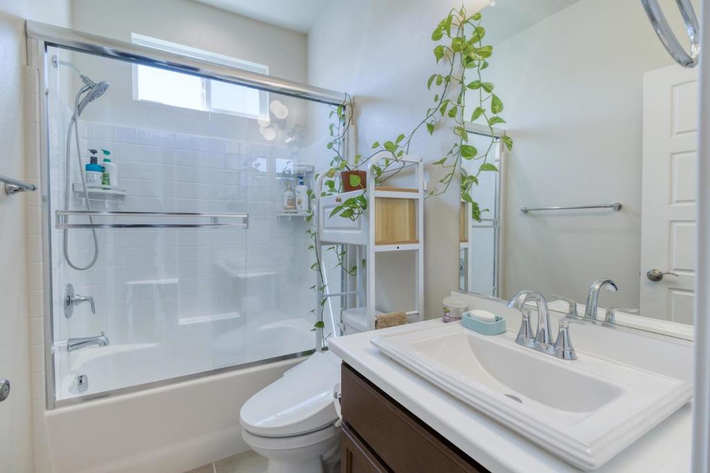 4341 Trailblazer Way, Modesto, CA 95356