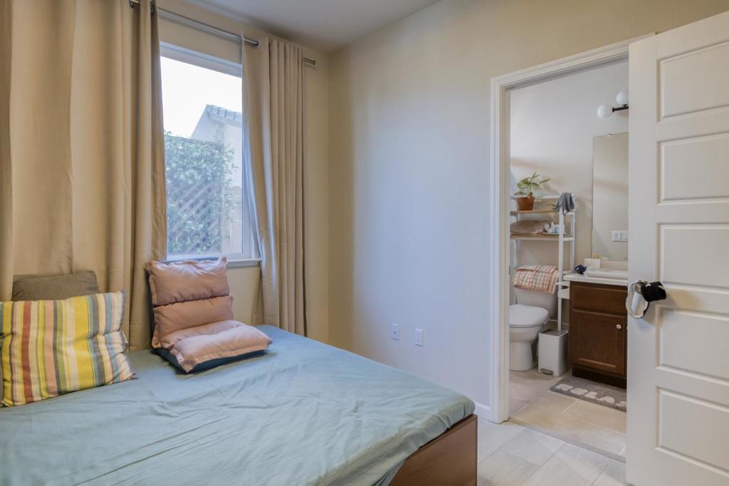 4341 Trailblazer Way, Modesto, CA 95356