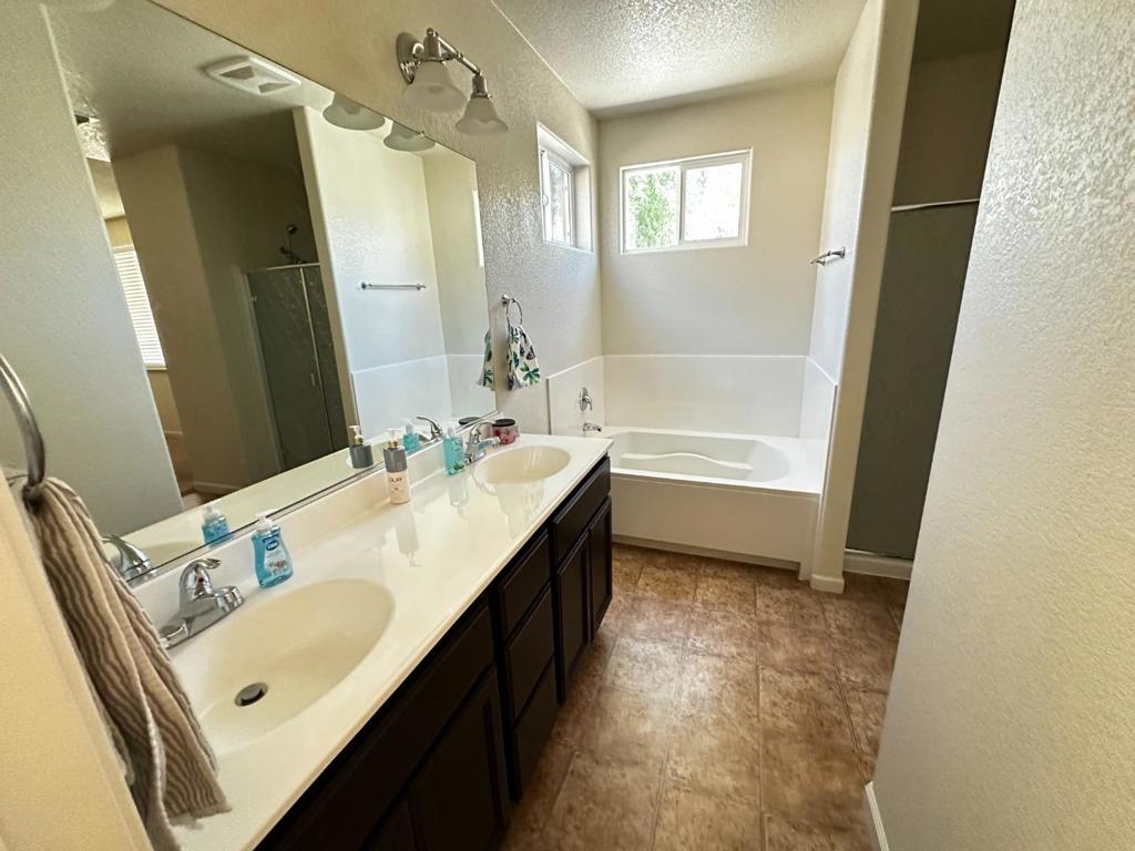 1444 San Pedro St, Los Banos, CA 93635