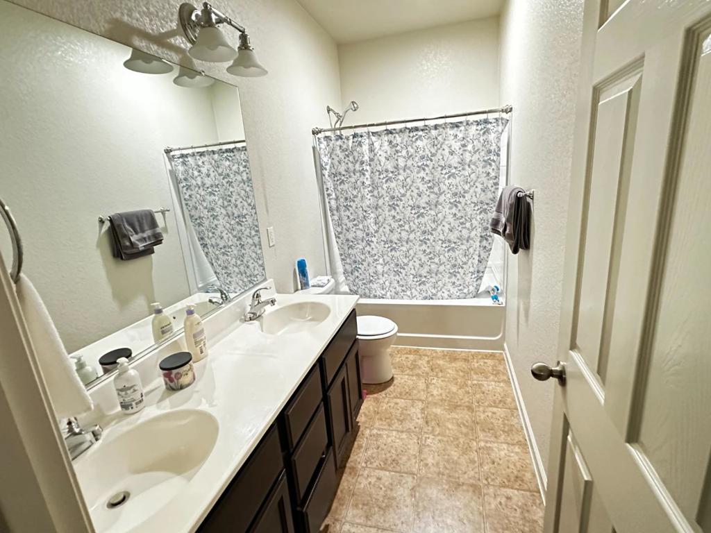 1444 San Pedro St, Los Banos, CA 93635