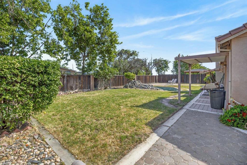 29146 Santa Cruz Dr, Gustine, CA 95322