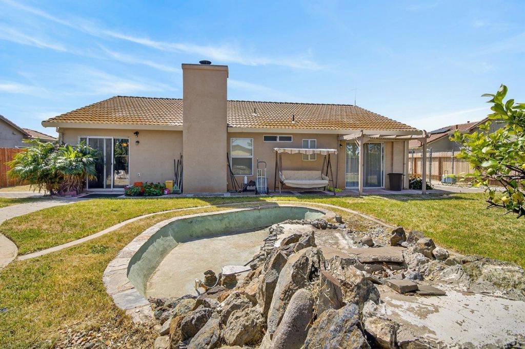 29146 Santa Cruz Dr, Gustine, CA 95322