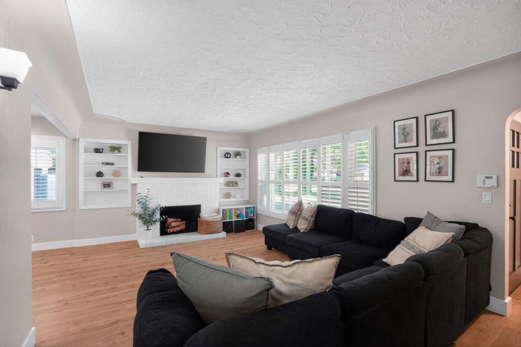 1212 Sycamore Ave, Modesto, CA 95350