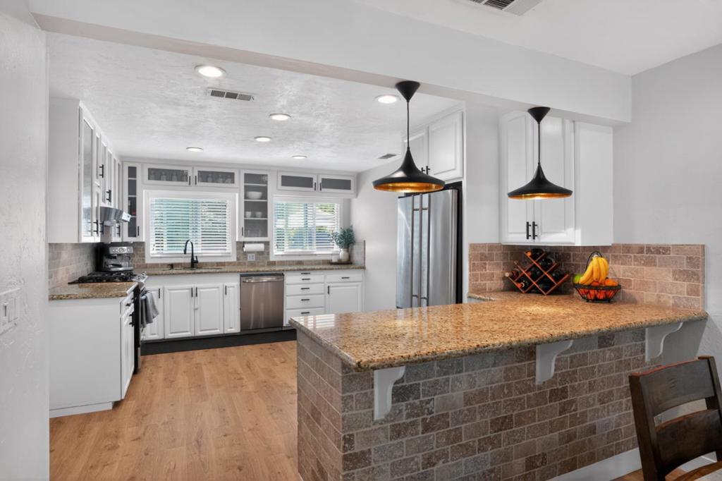 1212 Sycamore Ave, Modesto, CA 95350