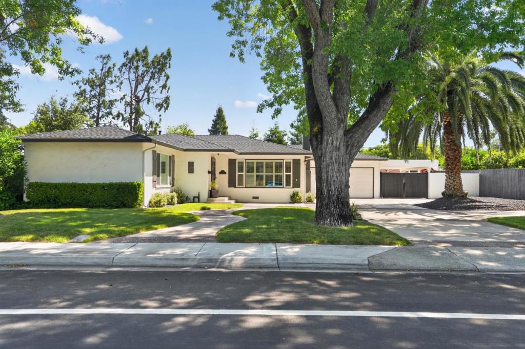 1212 Sycamore Ave, Modesto, CA 95350
