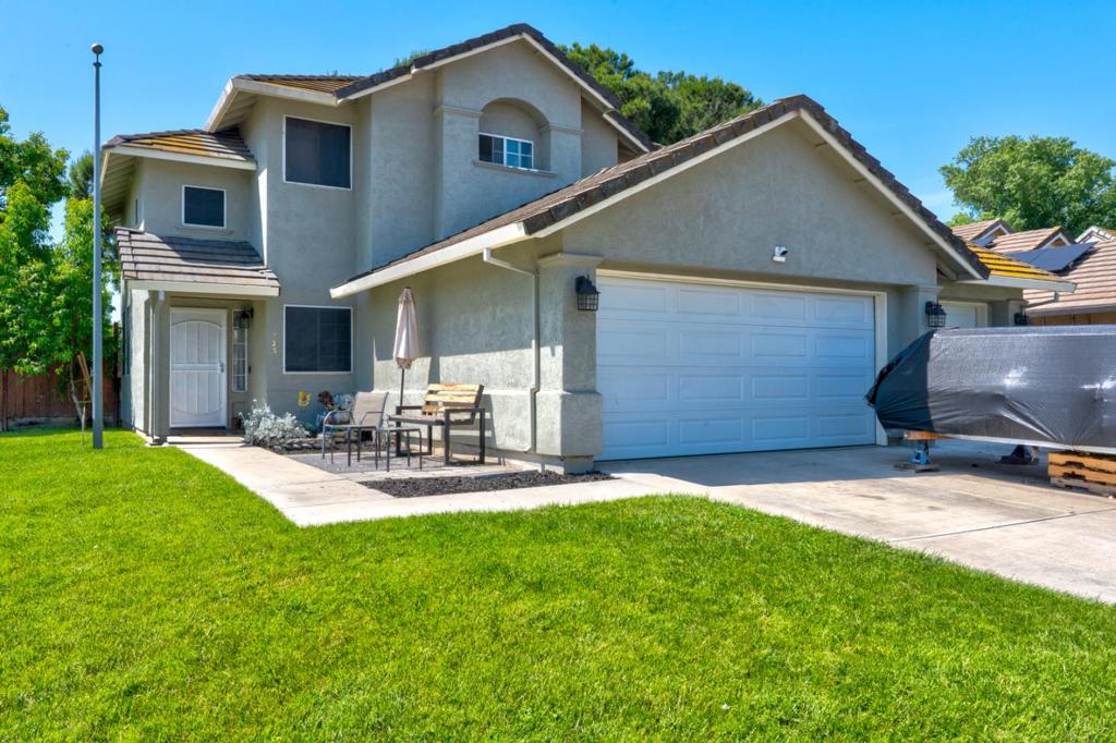 725 Mckinley St, Los Banos, CA 93635